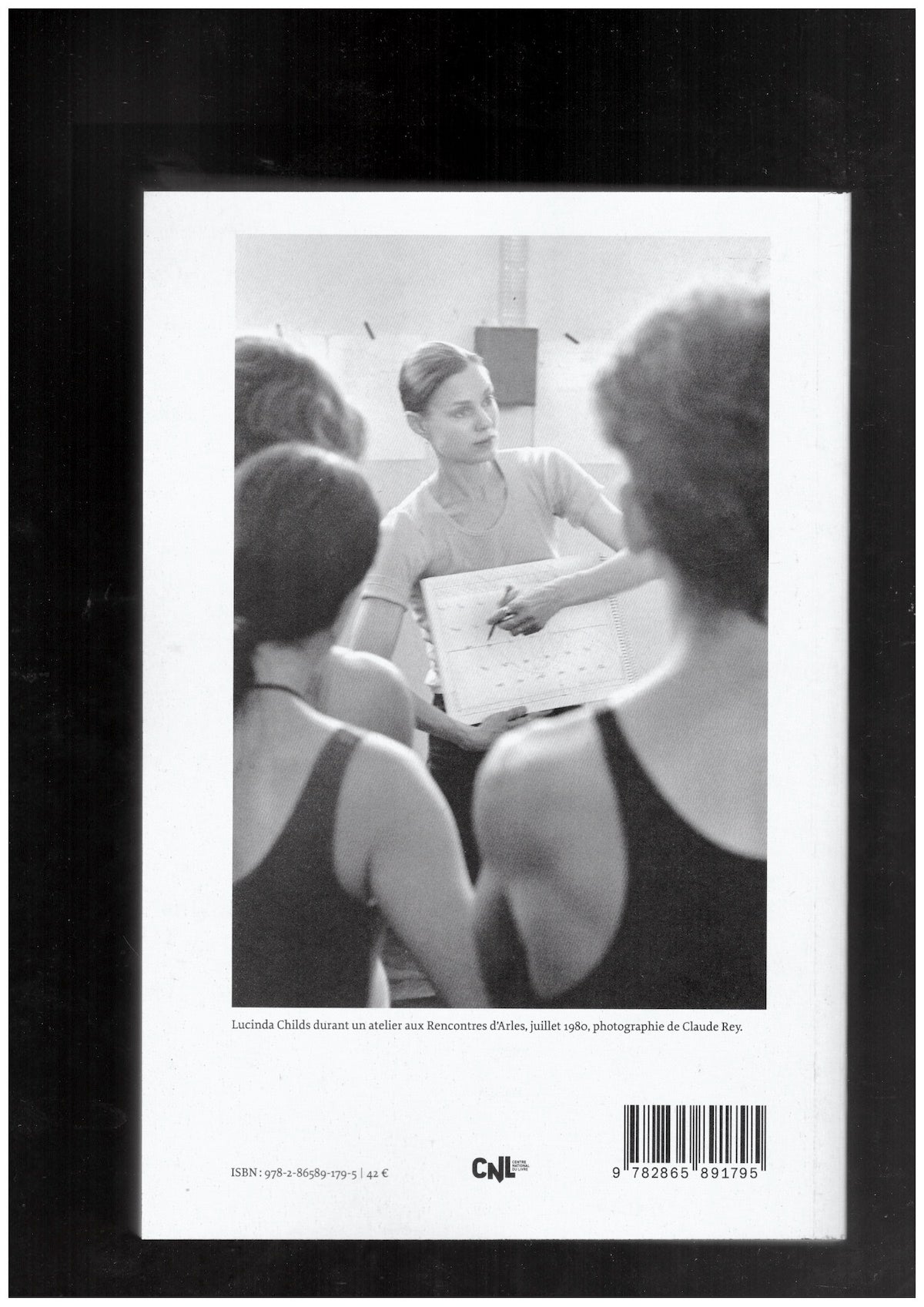 Page à la main: Lucinda Childs et les pratiques de danse lettrée
