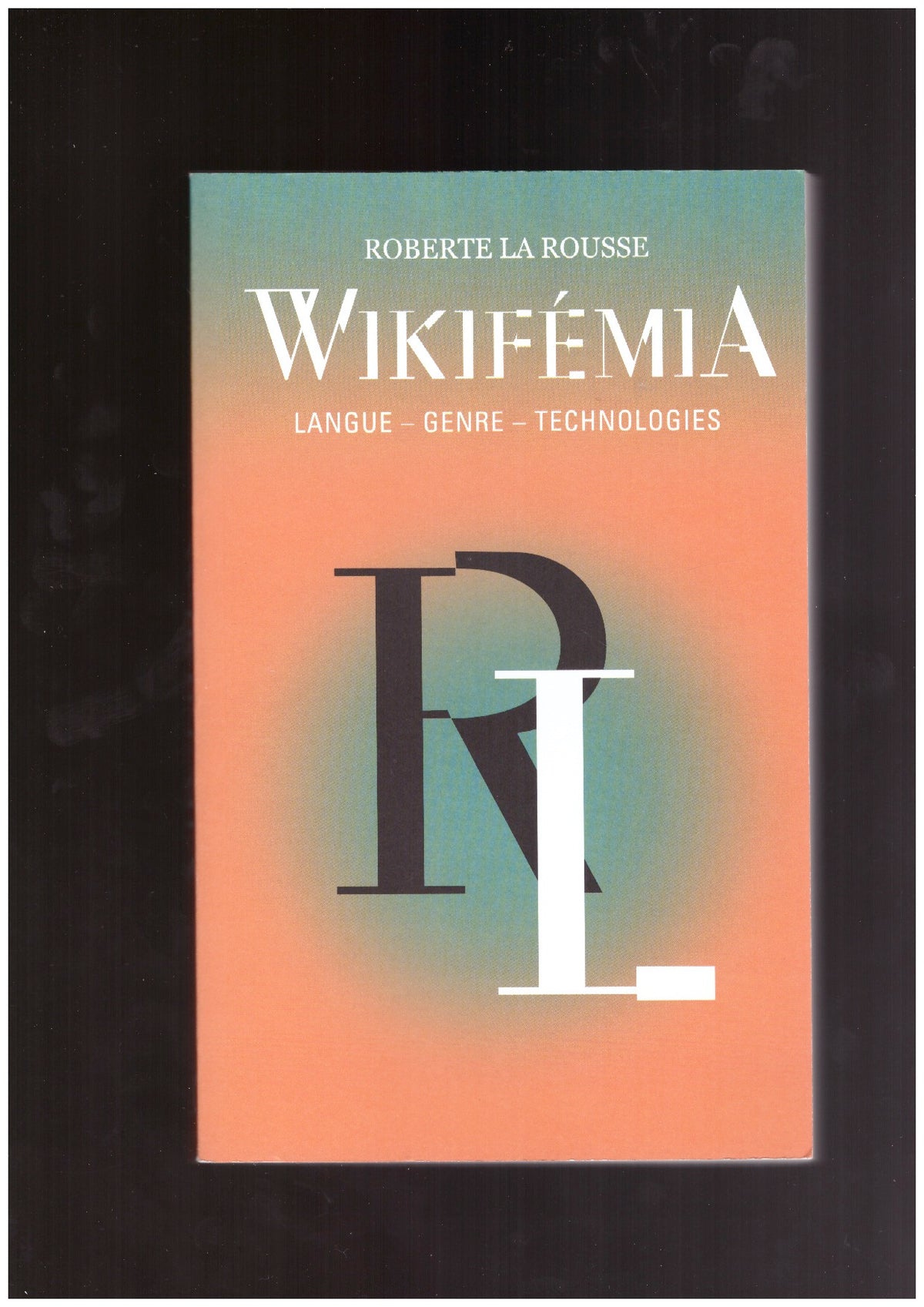 Wikifémia: langue, genre, technologies